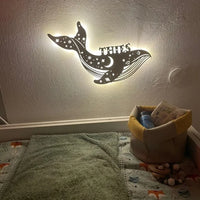 Applique murale LED USB personnalisée "Whale Glow"