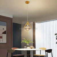 Lustre LED en cristal post-moderne pour une décoration créative.