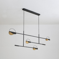 Lustre Zev : Élégance dorée en formes circulaires