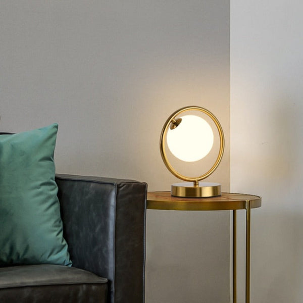 Lampe à poser design LED dorée Nuria