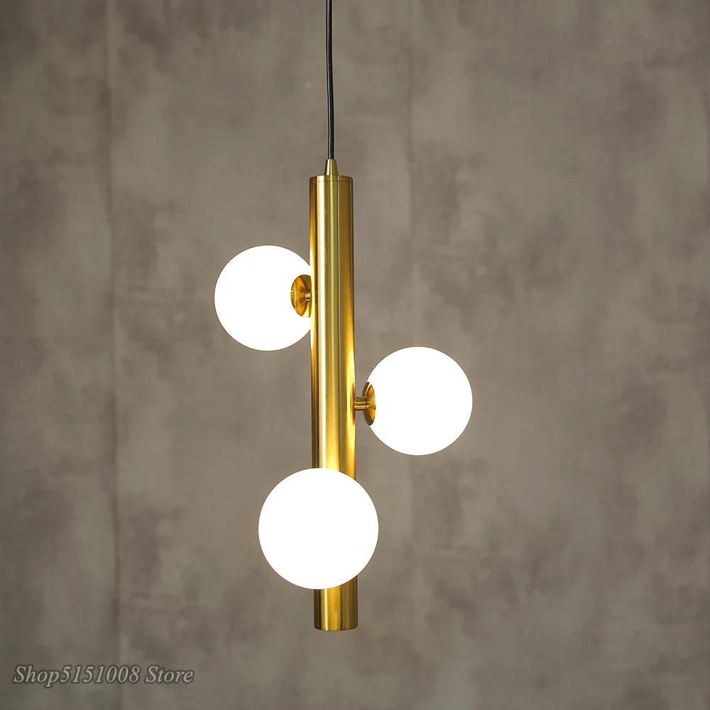Suspension dorées par un styliste nordique