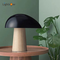 Lampe de table champignon nordique.