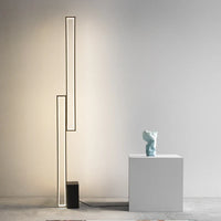 Lampadaire nordique au design minimaliste