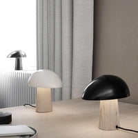 Lampe de table champignon nordique.