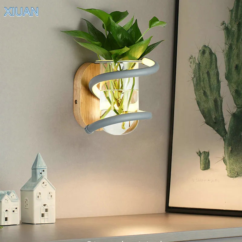 Applique murale nordique en bois avec plante verte - Élégance scandinave