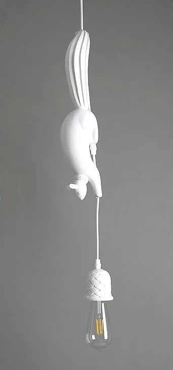 Lampe Suspension Résine Écureuil Nordique LED Loft Décoratif - Éclairage Authentique
