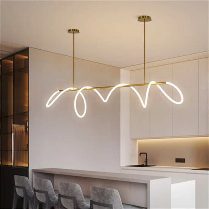 Lustre élégant et moderne au design nordique pour restaurant.