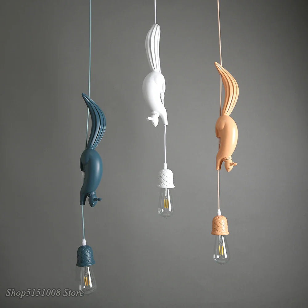 Lampe Suspension Résine Écureuil Nordique LED Loft Décoratif - Éclairage Authentique