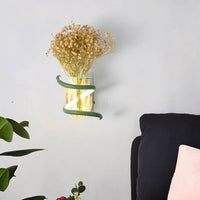 Applique murale nordique en bois avec plante verte - Élégance scandinave