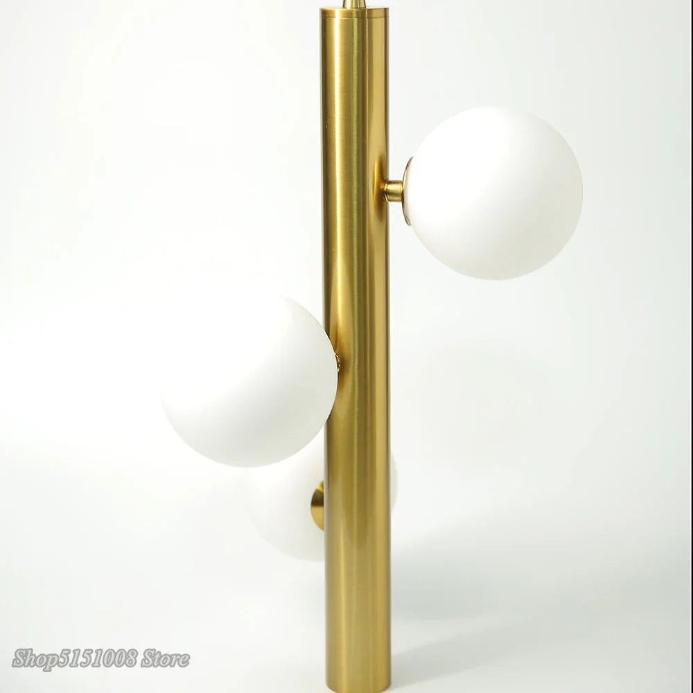 Suspension dorées par un styliste nordique