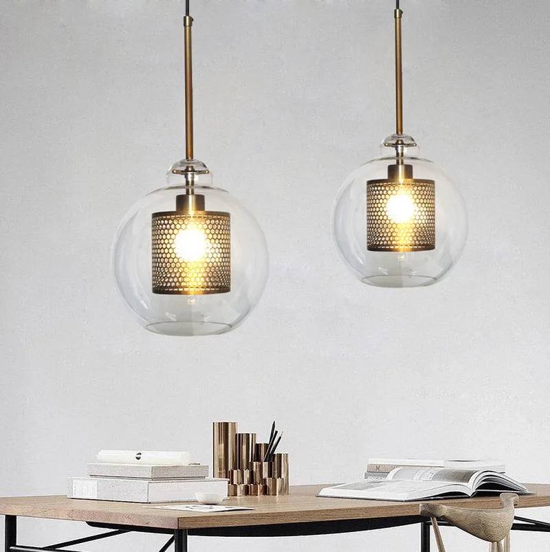 Lustre en boule de verre industriel rétro pour loft, hôtel et restaurant.