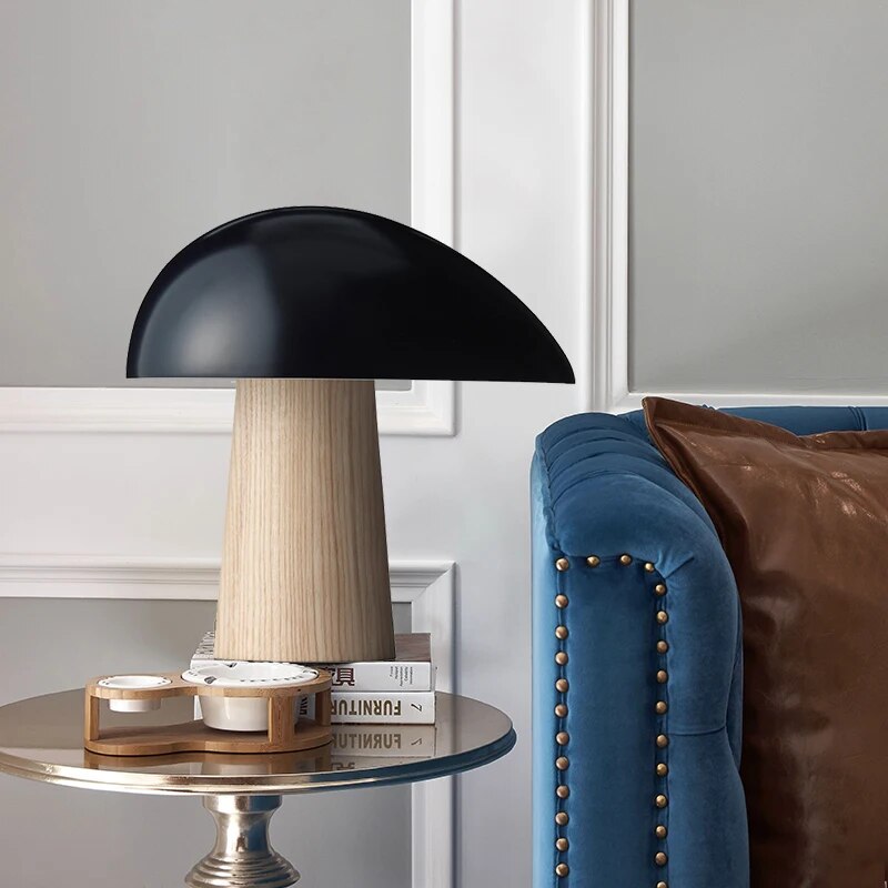Lampe de table champignon nordique.