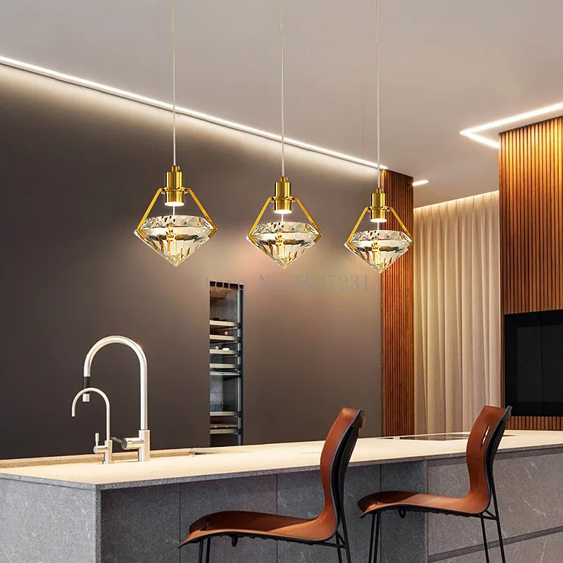 Lustre LED en cristal post-moderne pour une décoration créative.