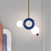 Suspension design en métal et boules colorées Ginna