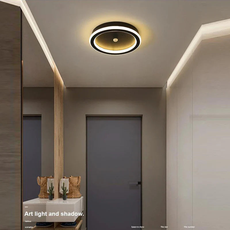 Plafonnier LED avec détecteur de mouvement PIR, parfait pour l'intérieur.