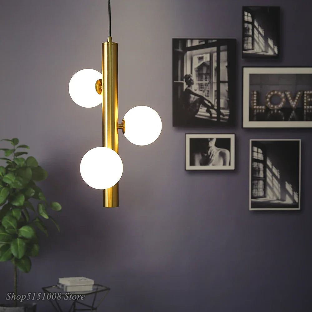 Suspension dorées par un styliste nordique