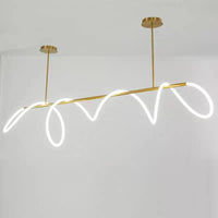 Lustre élégant et moderne au design nordique pour restaurant.