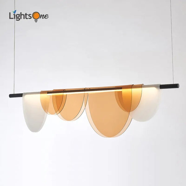 Lustre minimaliste nordique.