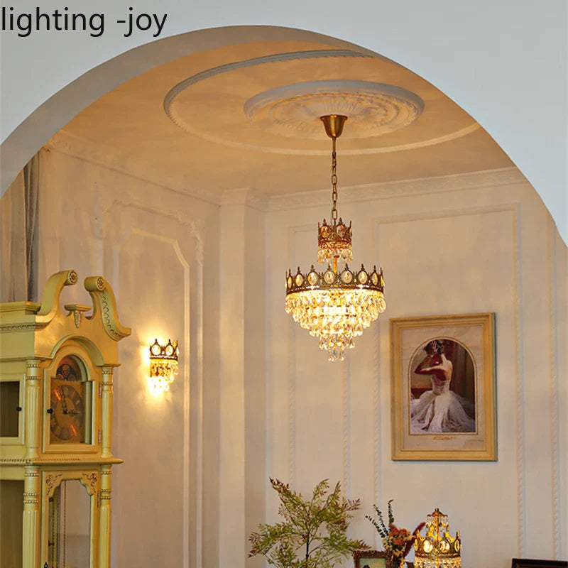 Lustre Couronne Moderne en Cristaux: Luminaire Décoratif d'Intérieur