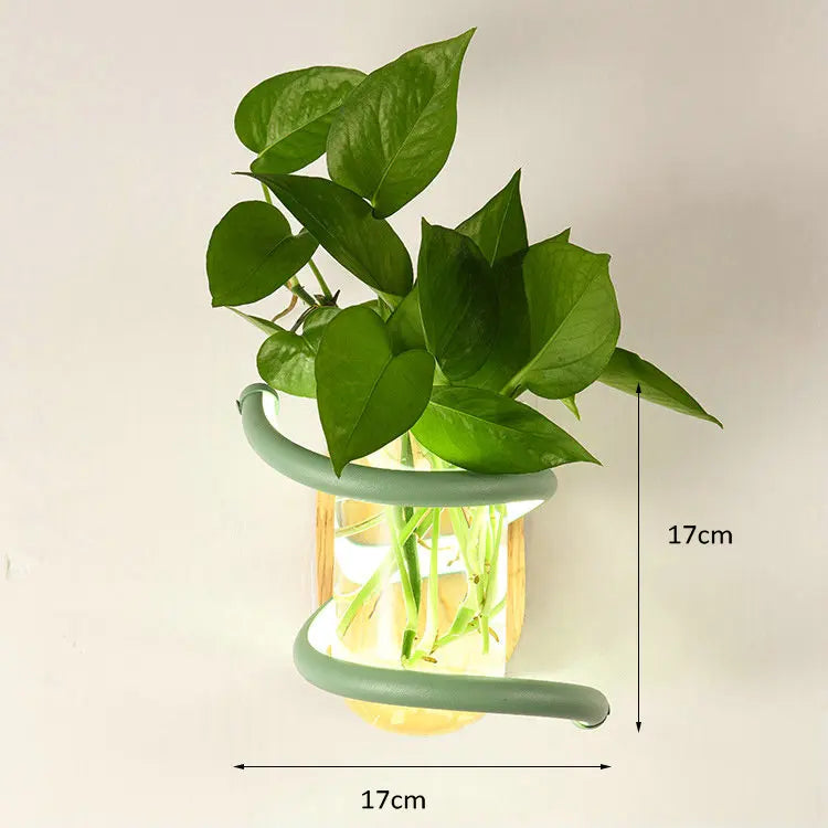 Applique murale nordique en bois avec plante verte - Élégance scandinave