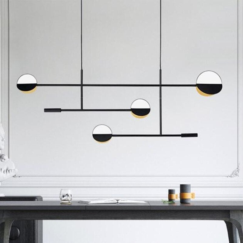 Lustre Zev : Élégance dorée en formes circulaires