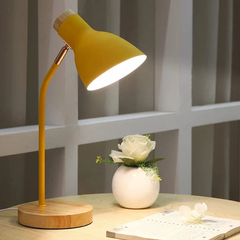 Lampe de table LED nordique en bois et fer avec protection oculaire