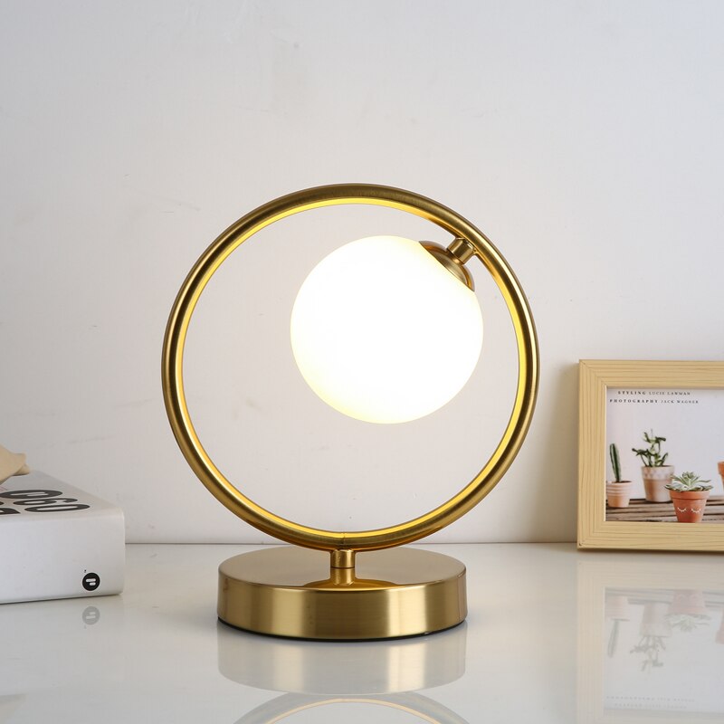 Lampe à poser design LED dorée Nuria