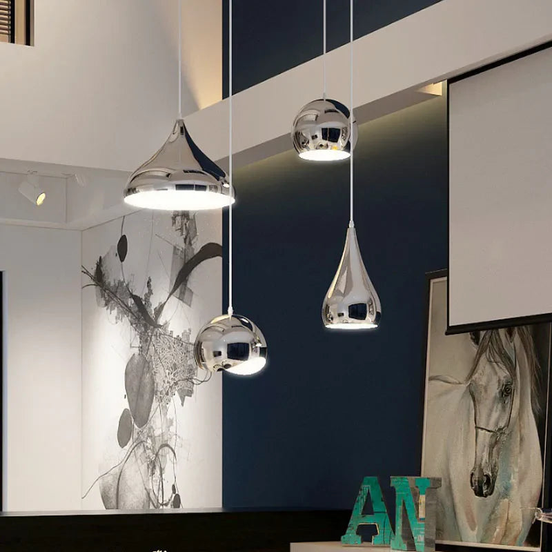 Suspension LED élégante à triple tête