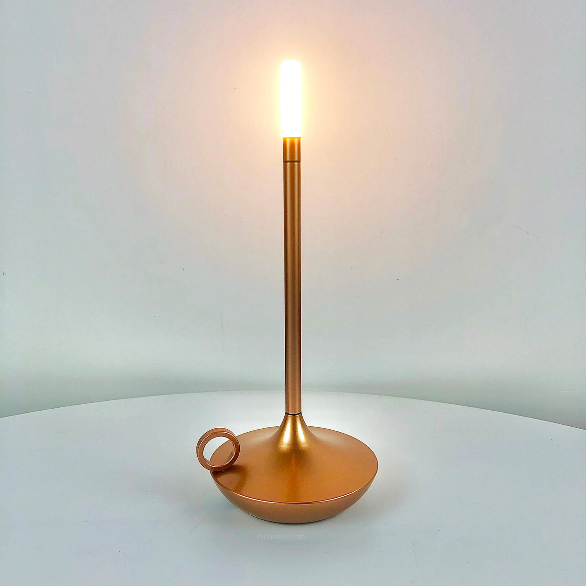 Lampe de table résidentielle LED rechargeable par USB - Ultimate Glow