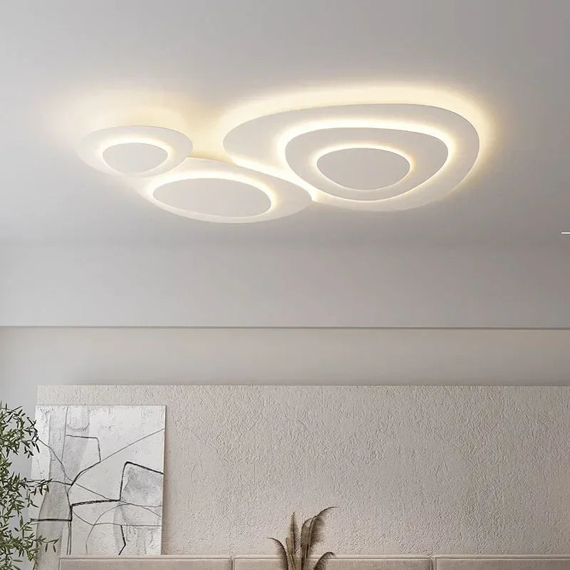 Plafonnier LED minimaliste au design contemporain