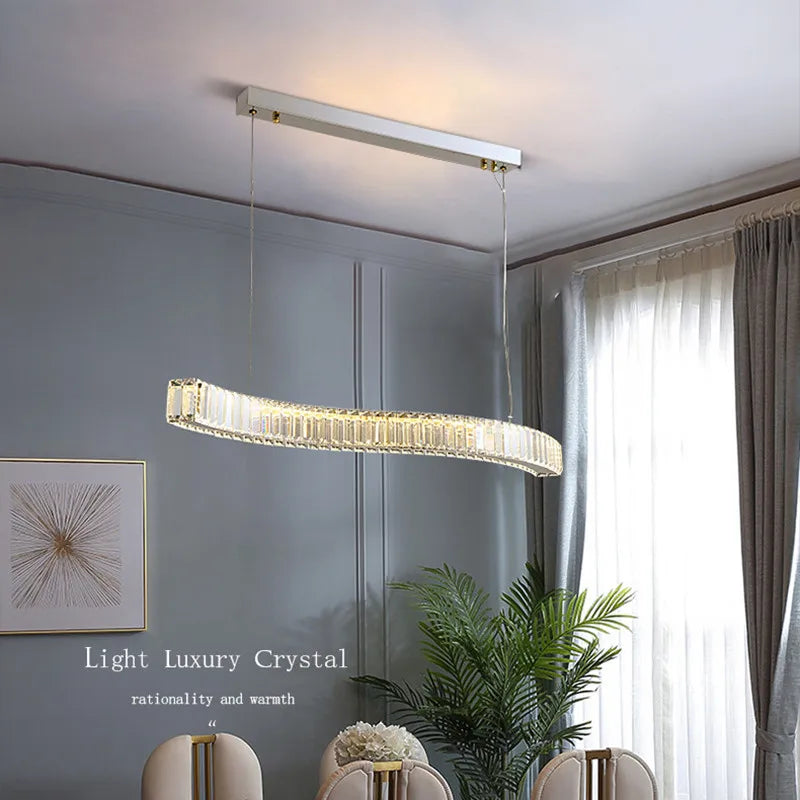 Lustre moderne en acier avec cristaux et lumières LED suspendues - Luxe Éclatant
