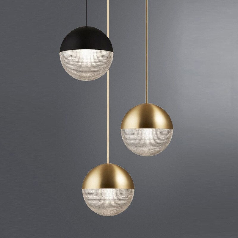 Suspension design en verre et métal : Boule Reed