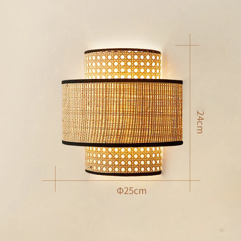 Applique murale Wabi Sabi Vintage en rotin fait main with LED lighting