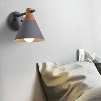 Applique murale nordique en métal avec abat-jour coloré