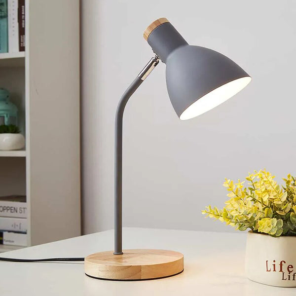 Lampe de table LED pour enfants en bois et fer forgé.