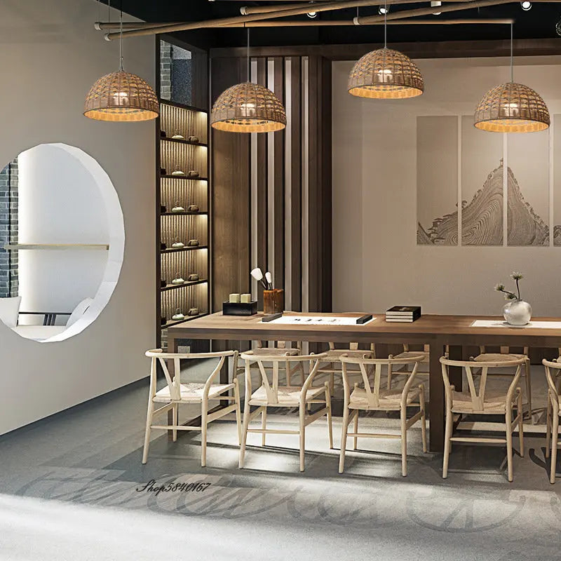 Lustre moderne en rotin artisanal