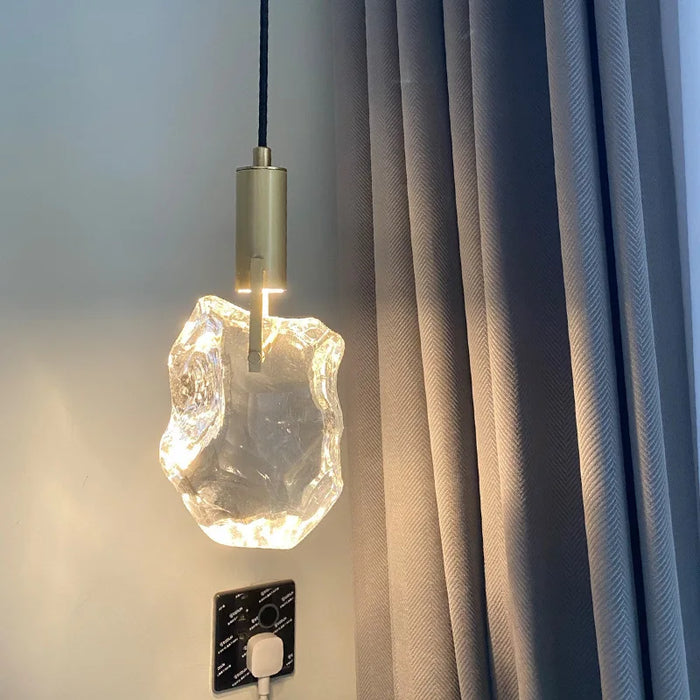 Suspension design nordique "Ice Crystal" en cristal et cuivre pour bar ou table