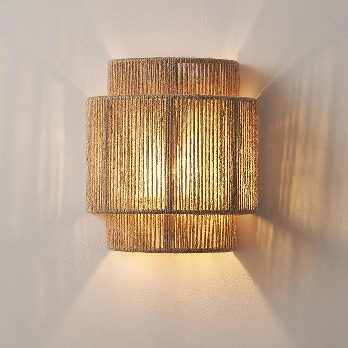 Applique murale en corde de chanvre pour une ambiance zen.