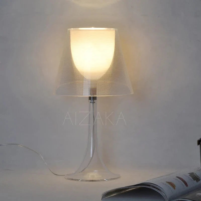 Lampe de Table élégante et contemporaine en acrylique