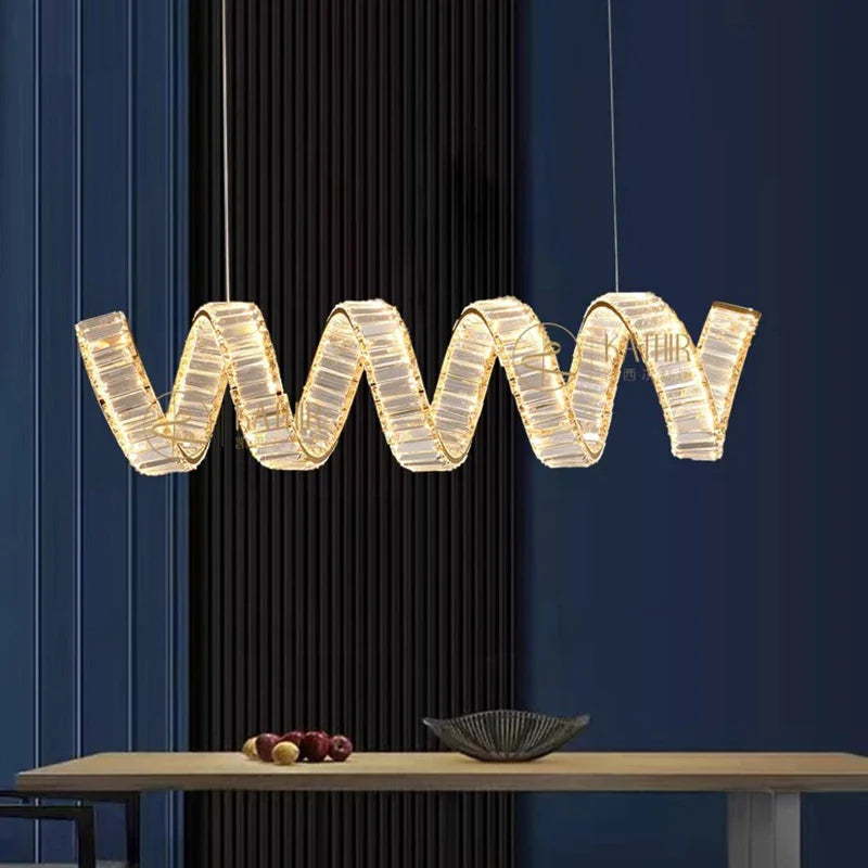 Lustre LED Spirale Dorée au Design Moderne - Lumière Élégante