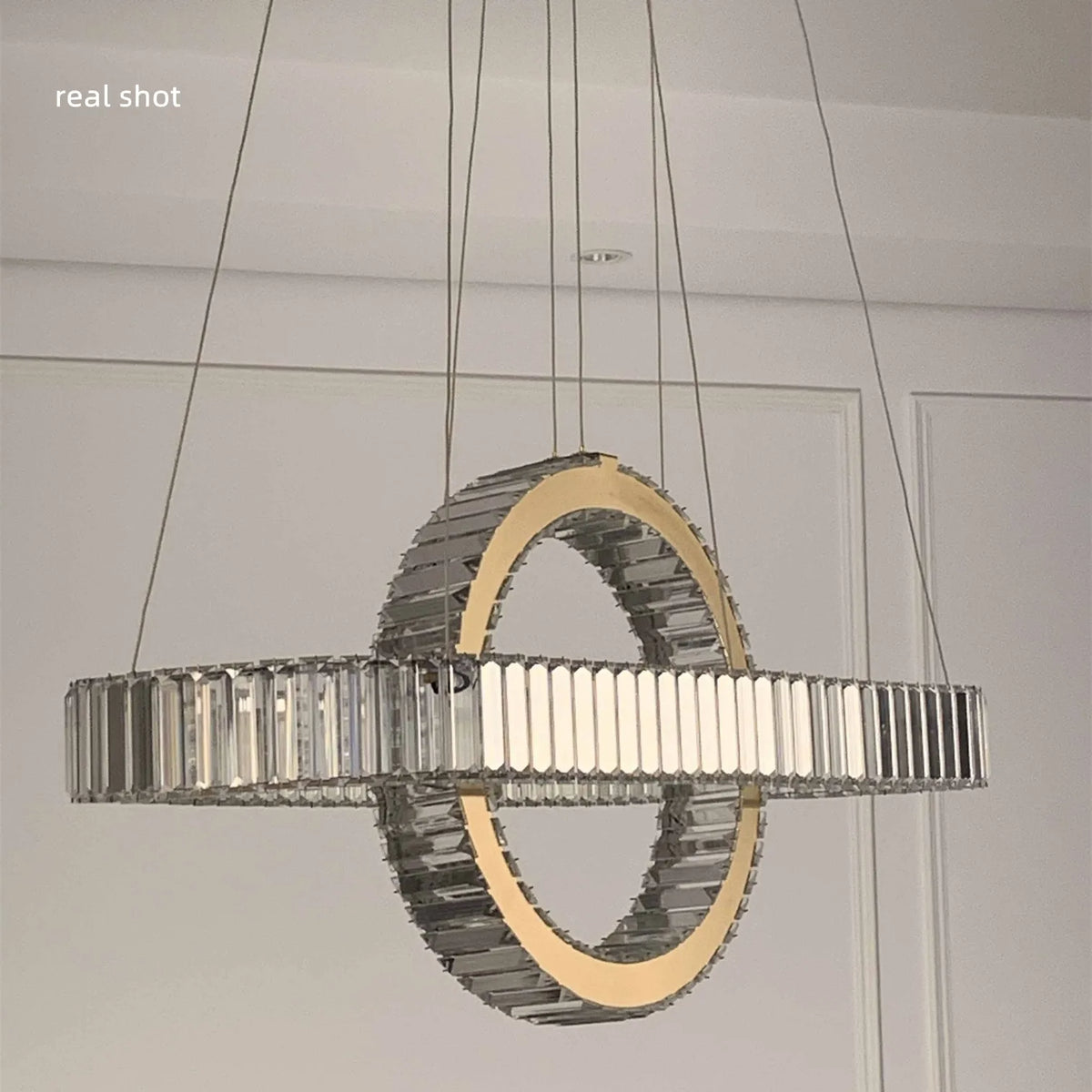 Lustre LED moderne en acier doré avec cristaux et câble ajustable