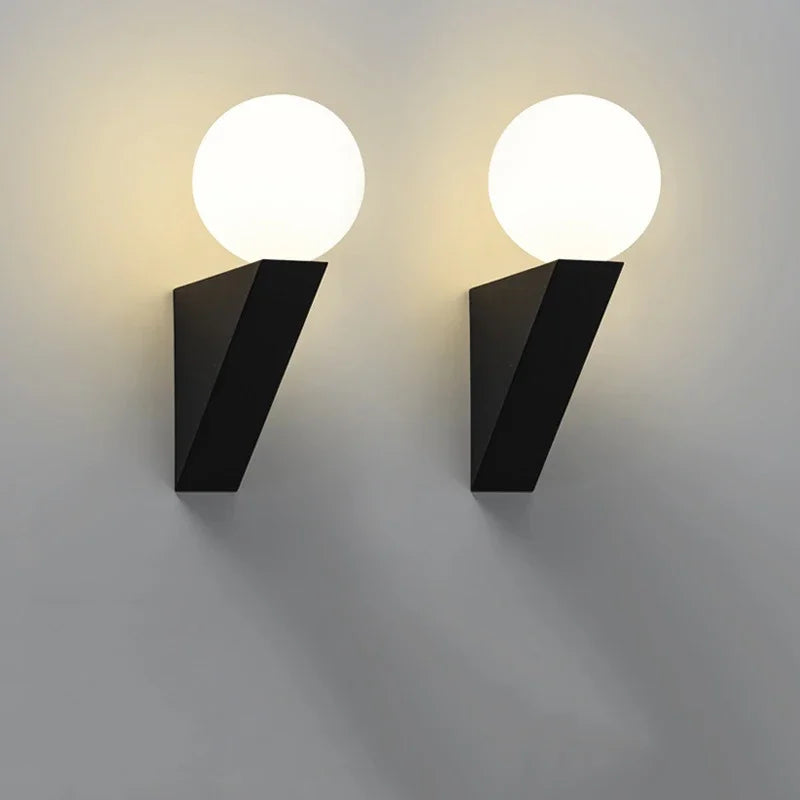 Applique murale LED en verre pour illuminer votre intérieur.