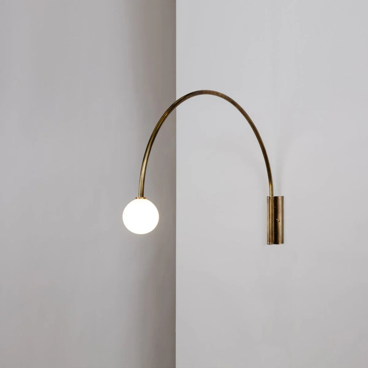 Applique Murale LED Dorée Courbée