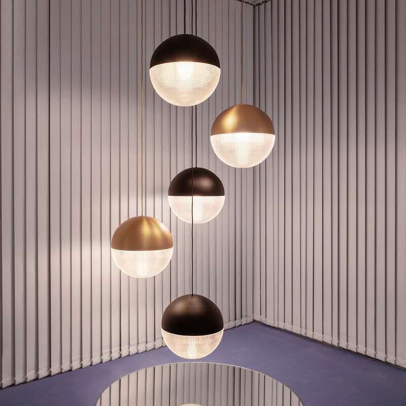 Suspension design en verre et métal : Boule Reed