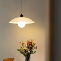 Suspension LED nordique minimaliste blanc.