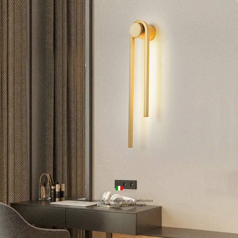 Applique murale LED en forme de U pour une décoration nordique moderne.
