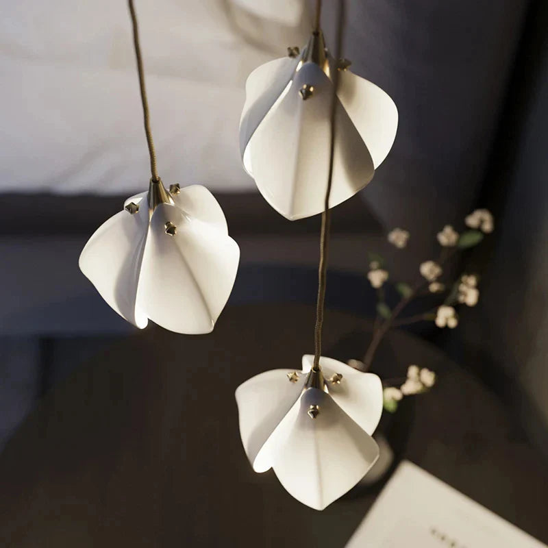 Suspension design Escalier moderne pour hôtel de luxe en céramique avec éclairage LED en forme de pétale