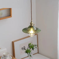 Suspension Nordique Vintage en Verre et Laiton de Luxe.