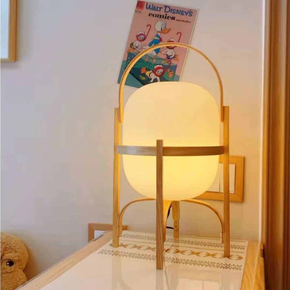Lampe de bureau LED nordique en bois nordique