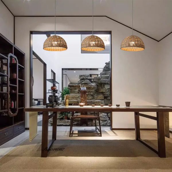 Lustre moderne en rotin artisanal